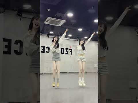 Wait for the Bestie! 👯‍♀️ This Dance makes me so Happy! 😄✨