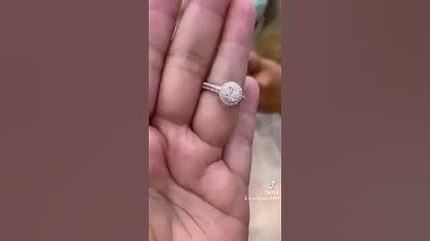 vũ hoàng gia ban nhẫn kim cương vàng bạch kim bé xíu mà phong thuỷ tài lộc lắm luôn á