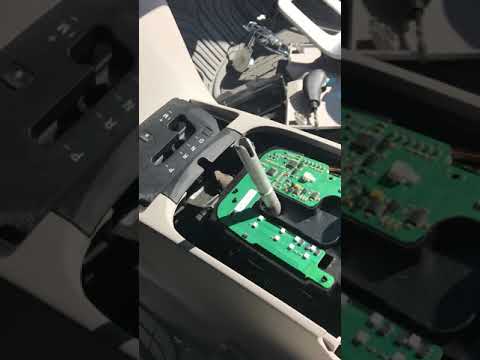 how-to-replace-gear-shift-panel-blind-on-a-2006-volvo-s40-t5