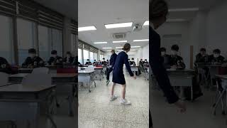 대학교 강의실에서 공연?