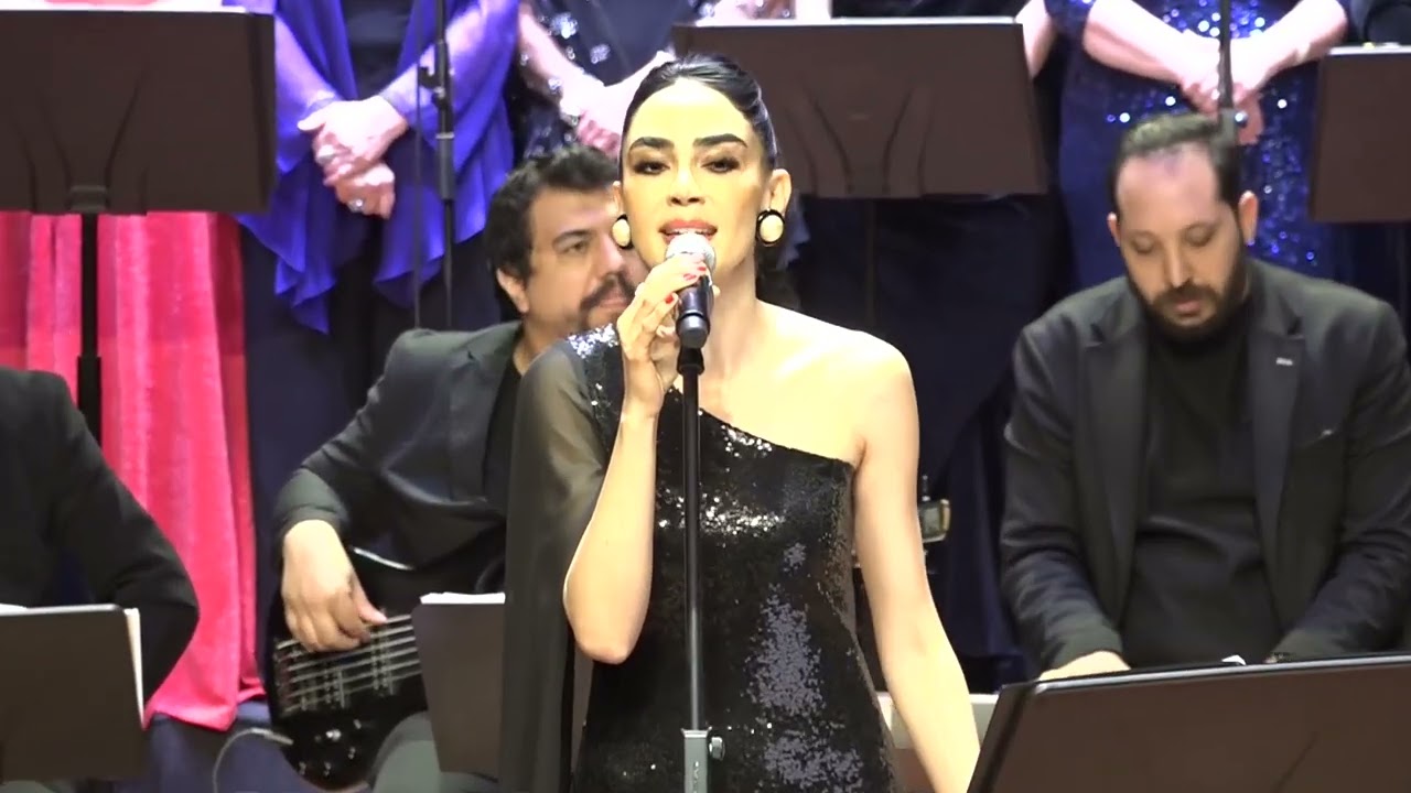 GİDİYORUM SELCAN TOP YILMAZ BESTE KEMAL KÜLAH MÜZİK TOPLULUĞU SEZEN AKSU ŞARKILARI KONSERİ 