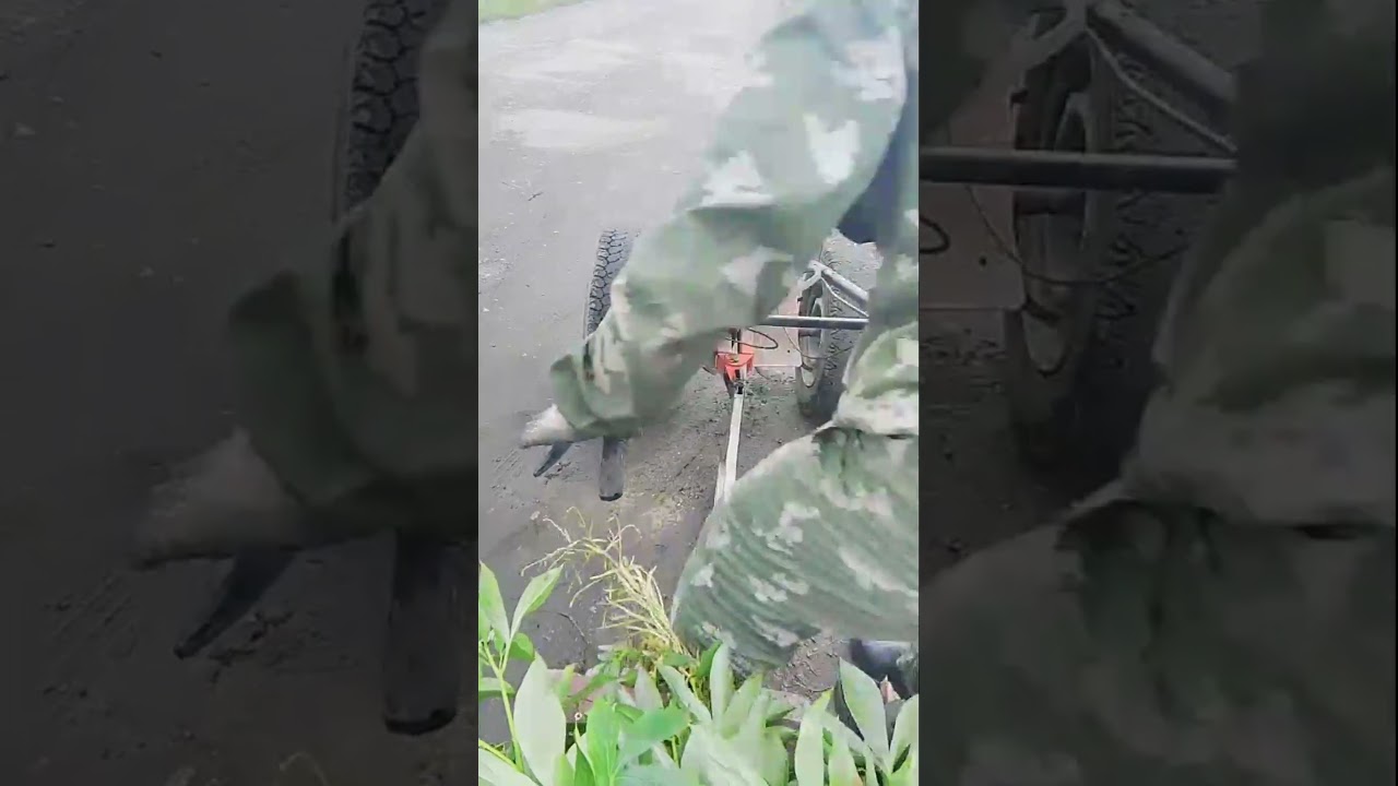 бешенные гонки на мотоблоке колесо на выстрел frantic wheel-to-shot racing on a walk-behind tractor