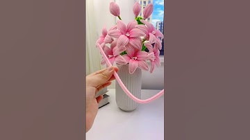 Handmade diy pipe cleaner lily flowers #diy #gift #diyflower #diycrafts #flowercraft #flower #craft