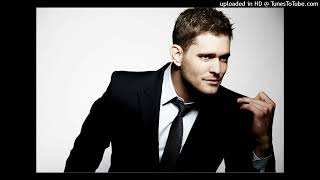 Michael Bublé Sings One Particular Chick