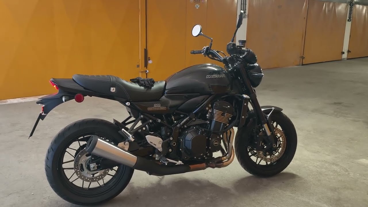 Kawasaki Z900RS 2026 Black Ball Edition - YouTube