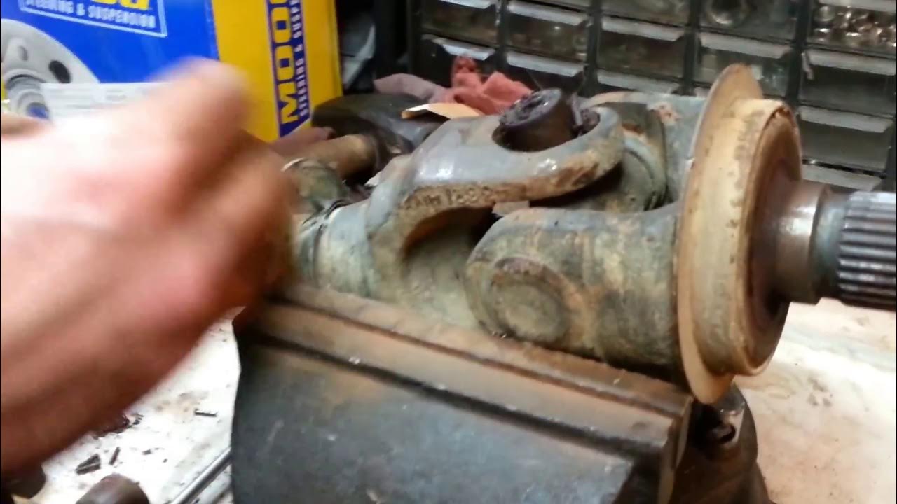 How to change U Joints on a axle 1993 Jeep Cherokee XJ part 1 YouTube