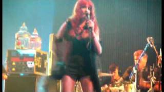 Florence and the Machine - Rabbit Heart (Raise It Up) (2009) Glastonbury, England