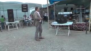 Y Uslu & M Kışla Arada Karlı Dağların Kat Kasabası