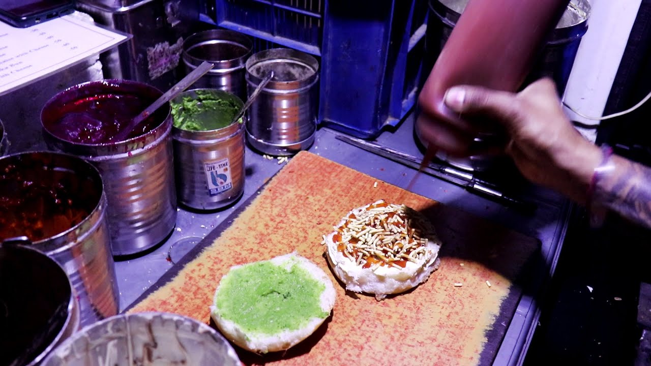 Master Of Making Varieties Of Maska Bun | Famous Roadside Meal With Tea | Indian Street Food | Street Food Fantasy