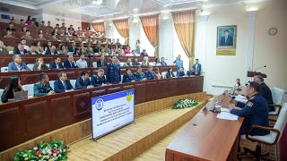 Министр Марат Ахметжанов ҚарМУ студенттерімен кездесті