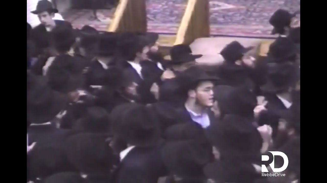 Dancing “Shuva” Leil Yud Alef Nissan 5751 | ריקוד „שובה” ליל י"א ניסן תנש"א