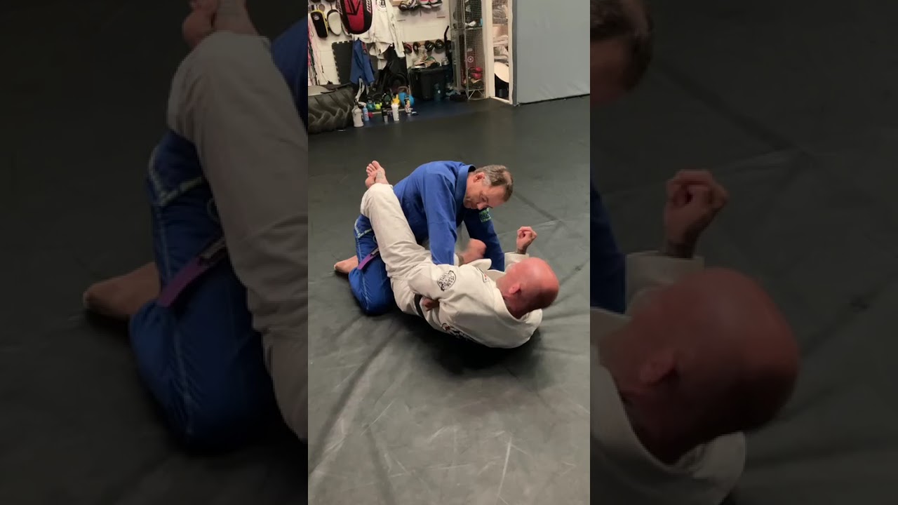 Charles Oliveira MMA guard Newcastle fight Centre Itaipava BJJ Pete Irving 