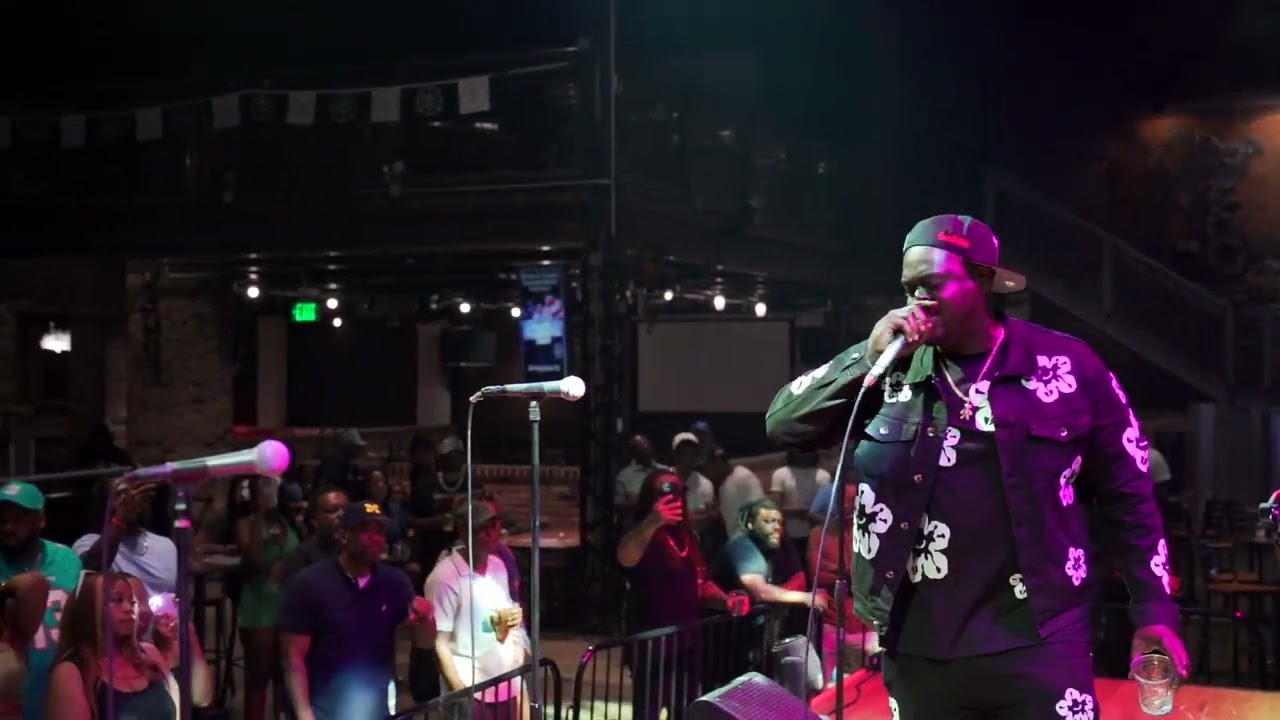 Vincodaman Live Performance At The Piazza