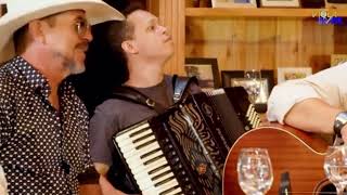 Parte 4 - da série música no programa Viola Brasil ( Tocando Em Frente ) Canarinho e Colibri