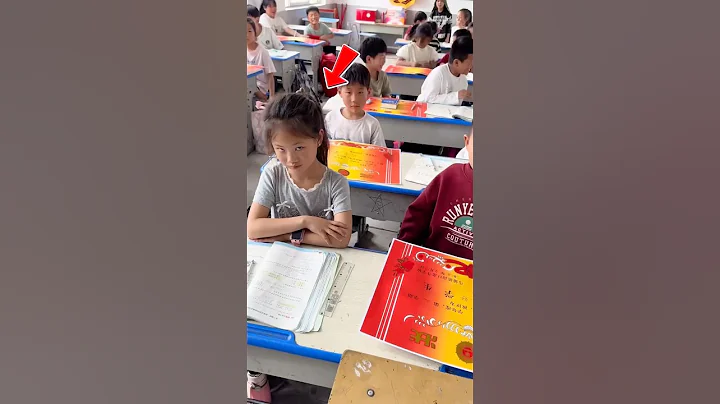 Cô bé học dốt không được nhận giấy khen