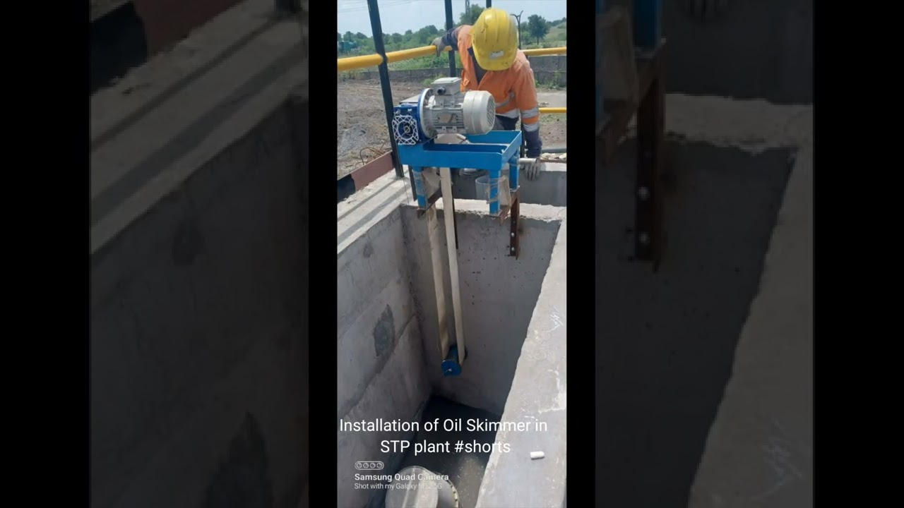 Oil skimmer installation 