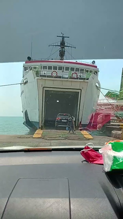 Mobil Masuk Kapal (Merak-Bakauheni)