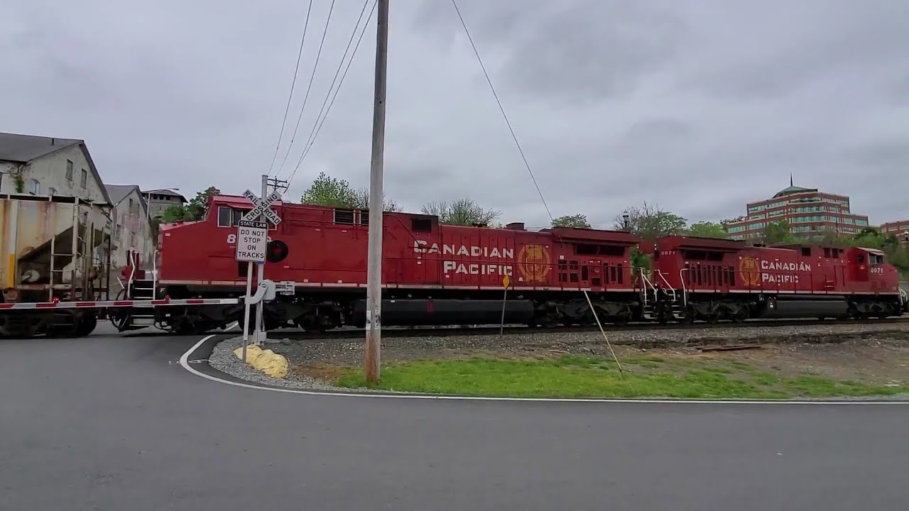 CP 8071 Leads CSX K637 Ethonal train with a Narrow Font K3LA at Newburgh NY