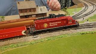 Rapido Trains GMD1 HO Waterloo Central and HO scale Bowser SD40-2 at Kitchener Midel Train Show