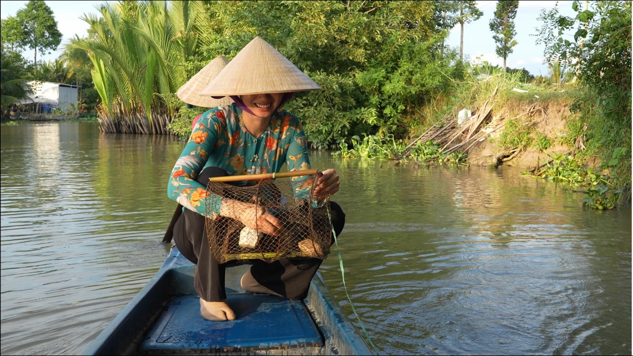 1846 / Đặt lợp cua theo mé sông