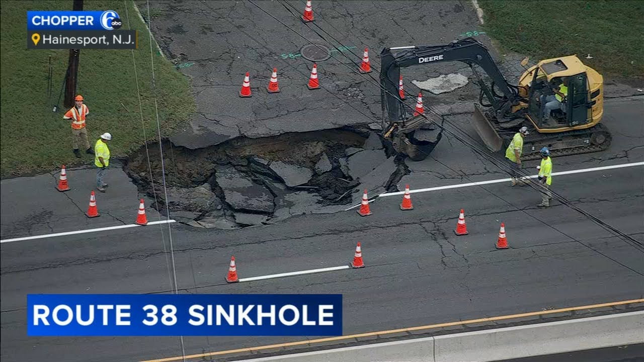 Sinkhole opens on Route 38 in Burlington County - YouTube