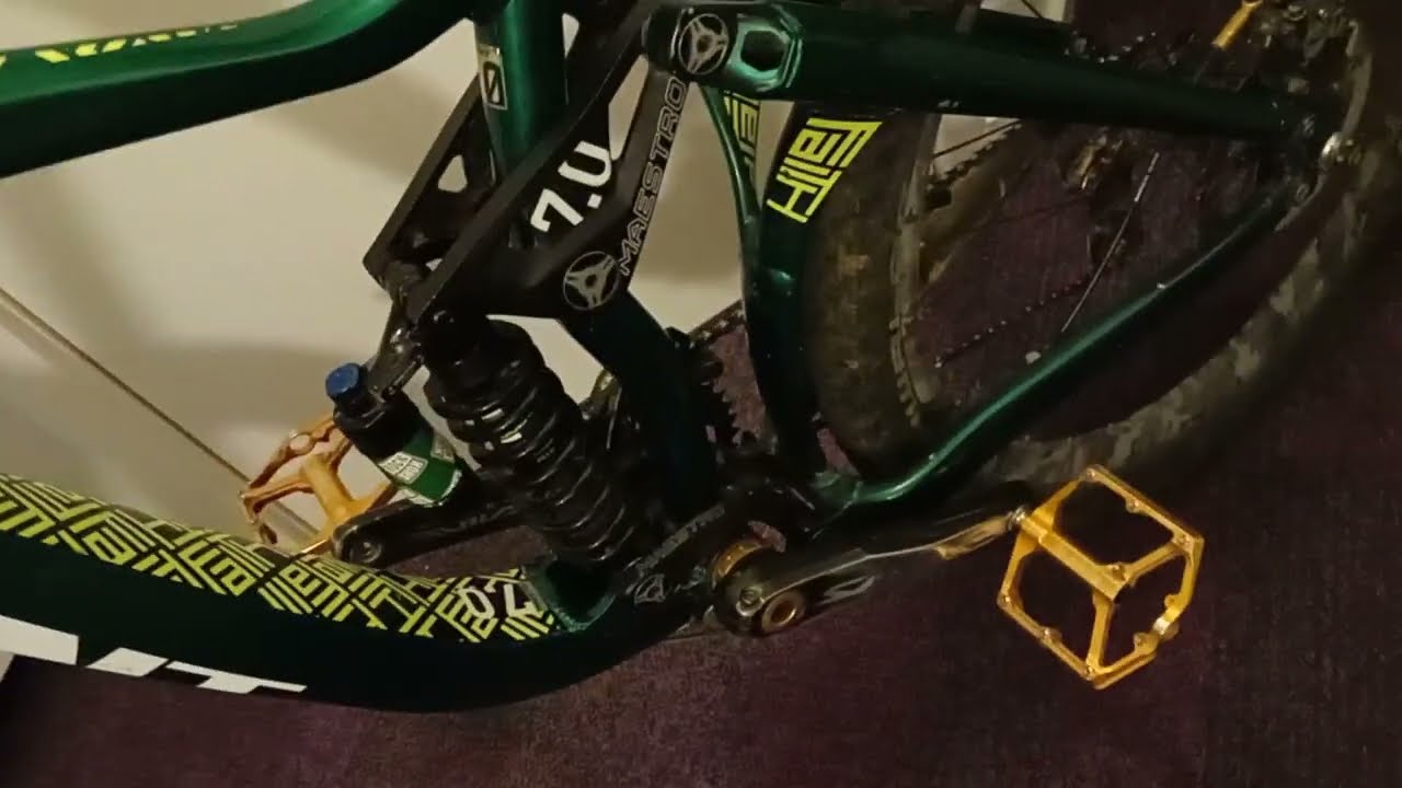 how to troubleshoot play in rear of full suspension bikes the easy way !