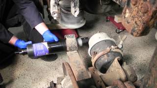 Servicing Freightliner Airliner & Peterbilt Low Air Leaf Pin and Bushings using Tiger Tool #15030