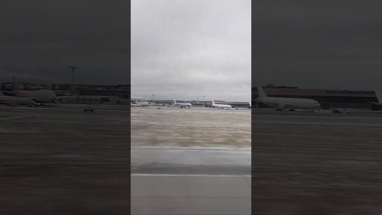 Посадка в Шереметьево, Москва.