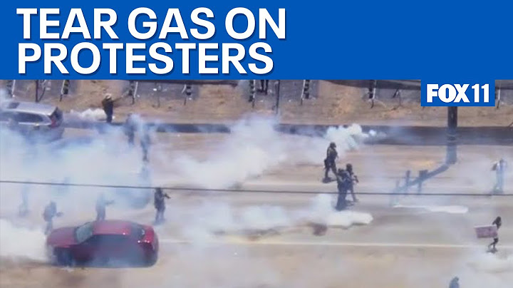 ICE raid in Camarillo: Feds tear gas protesters, drive through crowd  | FOX 11 LA