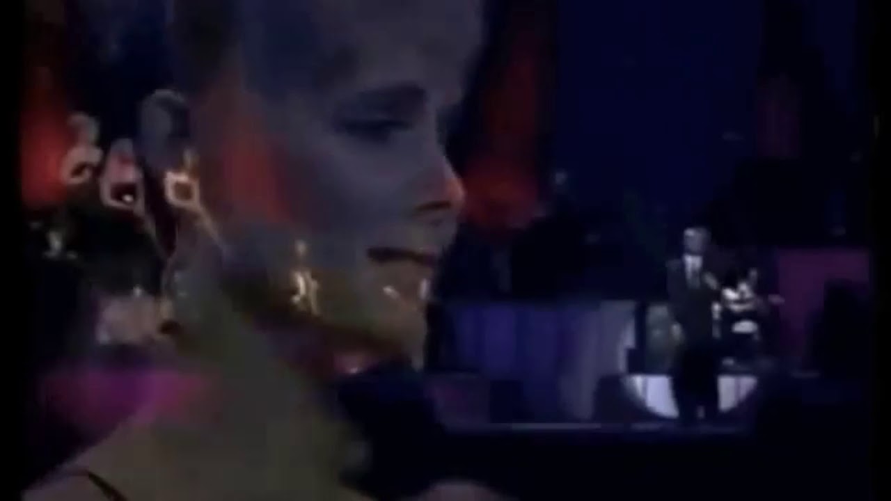 Julio Iglesias e Janey Clewer "Never, Never, Never" Barcelona 1988