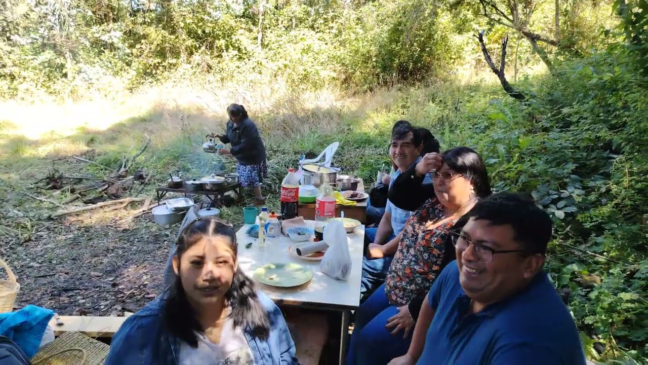 Compartiendo en una linda tarde en Familia y hermanos en Cristo una gran bendición ❤️ 🌹 🫂 