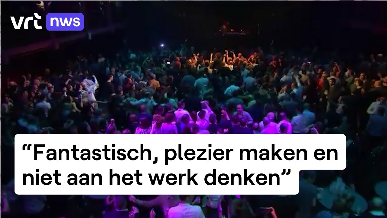 Ambtenaren gaan uit de bol op nieuwjaarsfuif