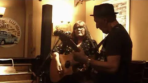 Christies Pub Sunday Night Jam Session - Joanne Ar...