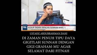 GIGITLAH SUNNAH AGAR SELAMAT DARI FITNAH