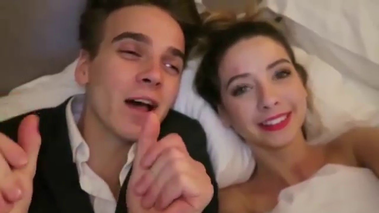 Zoe and drunk Joe singing "Love Come Down"