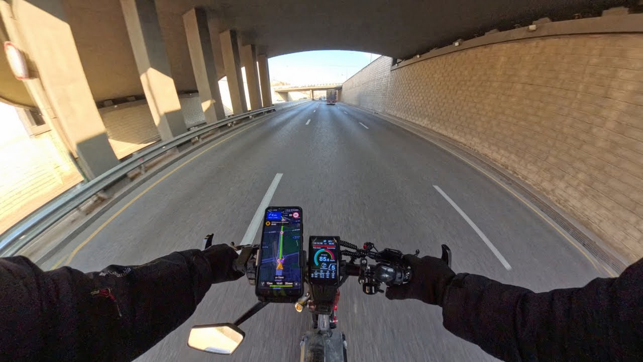 Электросамокат против трафика / E-Scooter vs. Traffic [POV] [4K]