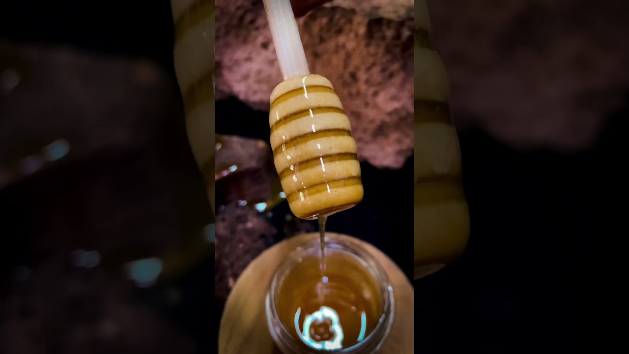 HONEY, HONEY! DARK CHOCOLATE WITH CRUNCHY HONEY!