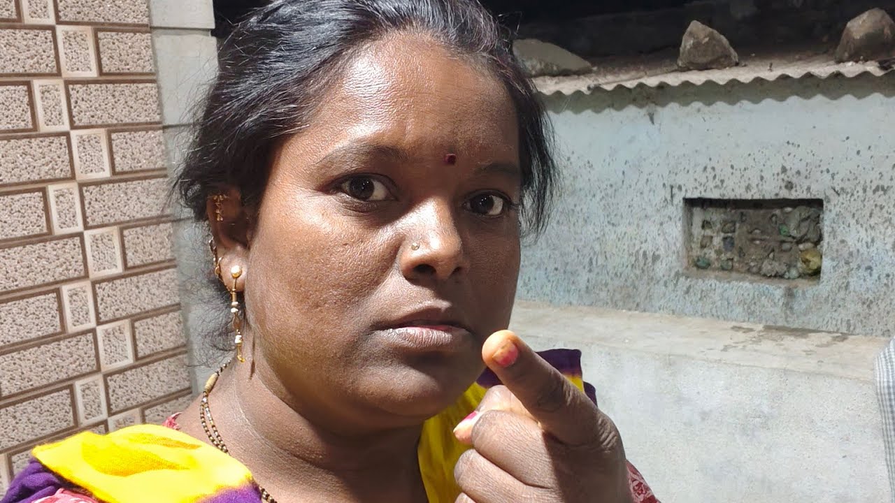 # बघा ही निच ढेबरी यवगी कुणाच्या जिवावर हवेत उडायला लागलीय😡