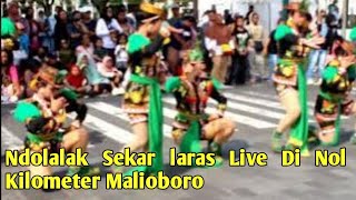Ndolalak,Sekar laras live Di Nol Kilometer Malioboro