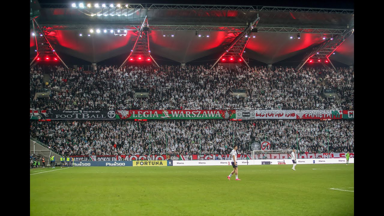Pokaz świateł i doping kibiców Legii na meczu z Lechem