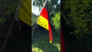 Schwarz…Rot…Gold 🇩🇪im Garten 🫣