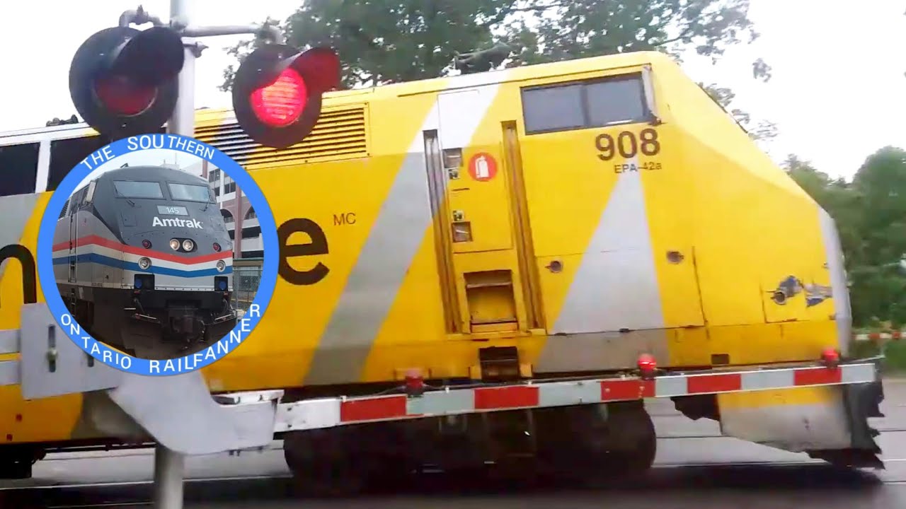 VIA 73 Passing Through Lorne Park Rd 09/25/2022