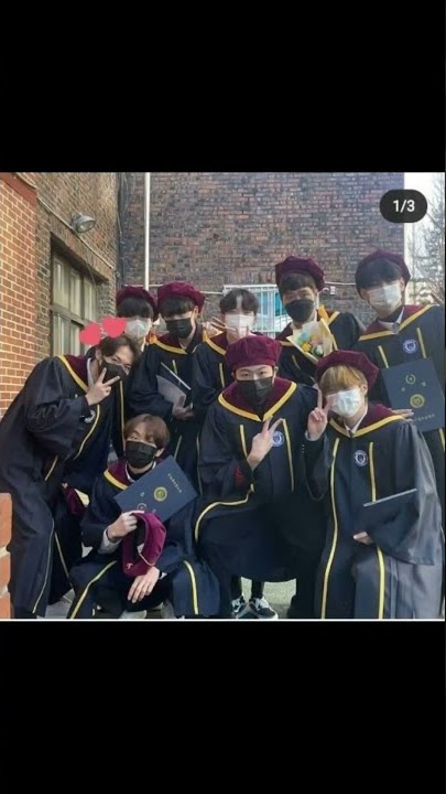 TREASURE (DOYOUNG) GRADUATION DAY GROUP PHOTOS WITH HIS FRIENDS💙💙🥳🥳😘😘👍👍