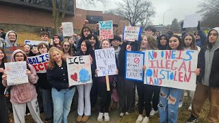 Hundreds of Lincoln students walk out of class to protest ICE