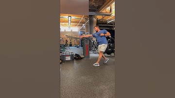 Staggered-Stance Dynamic Rotational Row w/ Reach