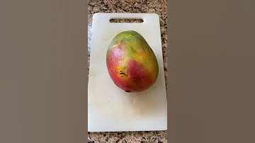 This is the fastest way to cut a mango!