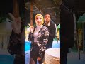 هات ايدك ف اديه هات عينك ف عنيه    