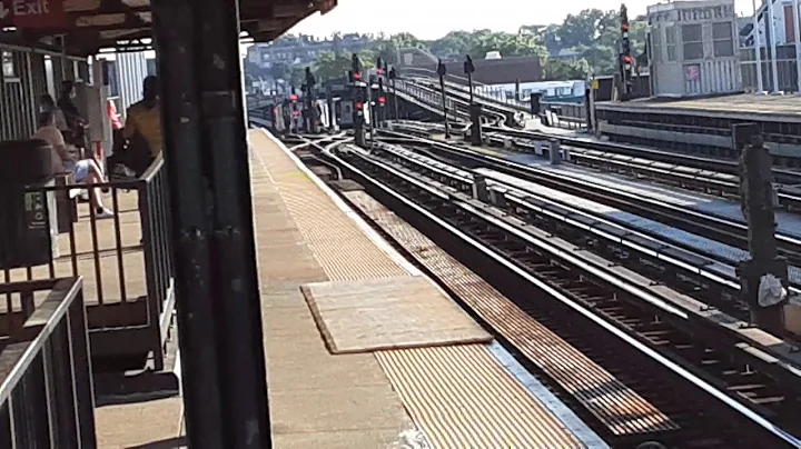 Crown Heights-Utica avenue bound R142 (5) train arriving at Nereid Avenue-238th street!