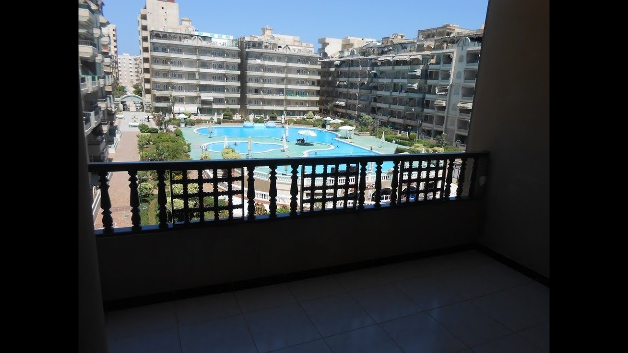 شقة برؤية هائلة لحمامات السباحة داخل أرقي منتجعات شاطئ النخيل إسكندرية ( منتجع الزهور )