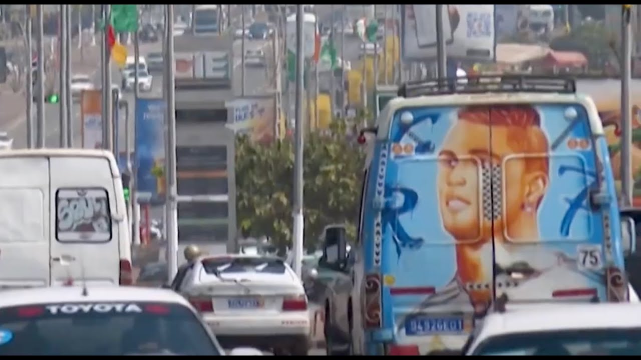 Côte d’Ivoire’s colorful passenger vans attract clients